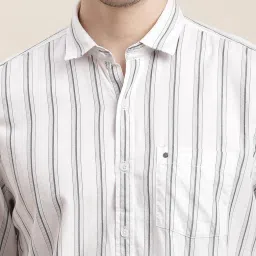 Turtle White Cotton Slim Fit Striped Shirt image 5