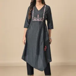 W Black Regular Fit Embroidered Kurta Set-image-35