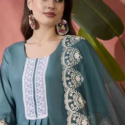 Sangria Teal Floral Yoke Design Patchwork Straight Kurta With Trousers And Dupatta image 4