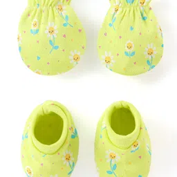 Babyhug 100% Cotton Knit Floral Print Mittens & Booties - Green-image-60