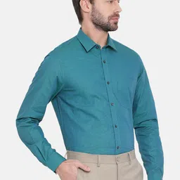 Turtle Men Green Smart Slim Fit Solid Formal Shirt image 3