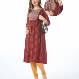 Bella Mama Woven Three Fourth Sleeves Printed Maternity Kurta With Embrodiered Yoke & Pocket- Maroon-image-63