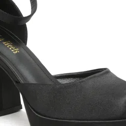 Flat N Heels Women's Black Ankle Strap Sandals image 5