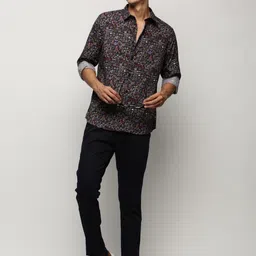 SHOWOFFFF Men Smart Slim Fit Printed Casual Shirt image 4