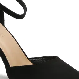 Flat N Heels Women's Black Ankle Strap Sandals image 5