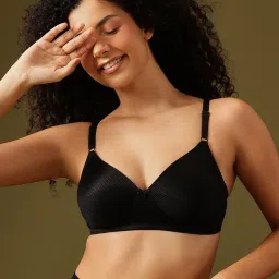 Clovia Black Non Wired Padded T-Shirt Bra image 5