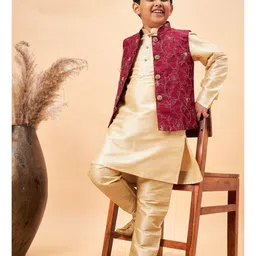Vastramay Full Sleeves Solid Kurta & Pyjama With Sequin Embellished Floral Woven Designed Nehru Jacket - Golden & Maroon-picture-28