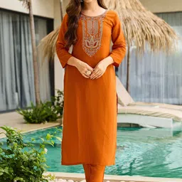 HERE&NOW Women Ethnic Motifs Embroidered Regular Thread Work Kurta Set image 4
