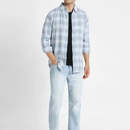 AMERICAN EAGLE OUTFITTERS Men Relaxed Straight Fit EasyFlex Mid-Rise Heavy Fade Jeans image 5