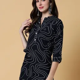 SHOWOFF Printed Kurti image 4