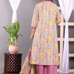 aayufab Women Floral Printed Cotton Kurta with Palazzos & Dupatta image 2