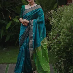 Rujave Woven Design Pure Silk Kanjeevaram Saree With Unstitched Blouse Piece-picture-39