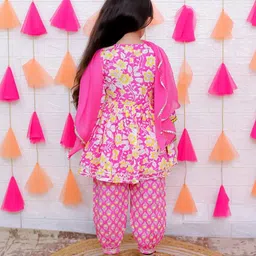 aatya kiids AATYA by Shruti Agarwal Cotton Three Fourth Sleeves Floral Printed & Lace Embellished Kurta Sharara With Dupatta Set - Pink image 3
