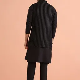 KISAH Men Regular Kurta with Pyjamas image 2