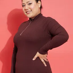 SASSAFRAS Curve Plus Size High Neck Fitted Top image 3