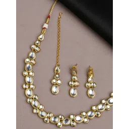OOMPH Gold Kundan Delicate Minimal Choker Necklace Set with Drop Earrings & Maangtikka image 1