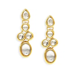 OOMPH Gold Kundan Delicate Minimal Choker Necklace Set with Drop Earrings & Maangtikka image 4