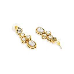 OOMPH Gold Kundan Delicate Minimal Choker Necklace Set with Drop Earrings & Maangtikka image 5