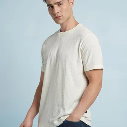 Dennis Lingo Men Textured Round Neck Half Sleeves Regular Fit T-shirt image 2