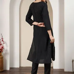 Anouk Rustic Women Floral Embroidered Regular Thread Work Kurta with Trousers & Dupatta image 5