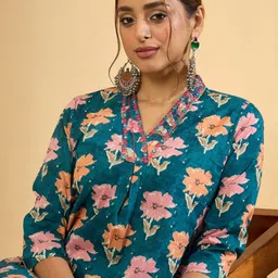 Indo Era Women Floral Printed Regular Thread Work Pure Cotton Kurta with Trousers image 5