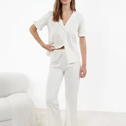 Trendyol Women Pure Cotton Ruffle-Detail Lapel Collar Night Suit-image-14