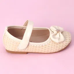 Cute Walk by Babyhug Velcro Closure Bellies with Bow Applique - Beige image 4