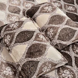 KLOTTHE Brown Geometric Printed 300 TC Double Bedsheet With 2 Pillow Covers image 3