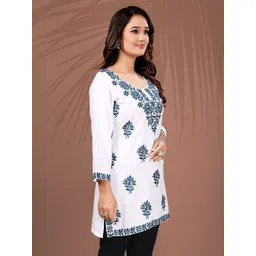 RUDRA LIFESTYLE Floral Embroidered Chikankari Kurti image 2