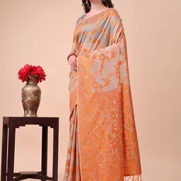 leelipeeri designer LeeliPeeri Women Paisley Woven Design Cotton Blend Saree image 3