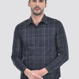 Numero Uno Men Slim Fit Spread Collar Checked Cotton Casual Shirt-picture-18