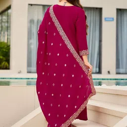 Navlik Women Ethnic Motifs Embroidered Kurta With Trousers & Dupatta Kurta Sets image 3