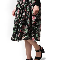 SCORPIUS Women Floral Printed Flared Skirt image 3