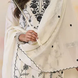 Indo Era Women Floral Embroidered Regular Thread Work Kurta with Trousers & With Dupatta image 4