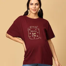 The Mom Store Half Sleeves Little Light Of Love Text Printed Oversized Maternity Tee - Maroon-image-16