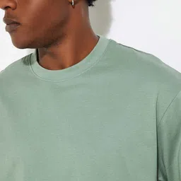 max Men 2 Pockets T-shirt image 2