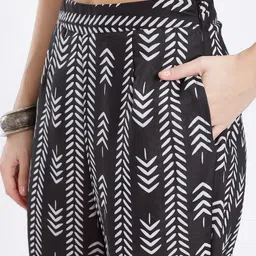 fusion by glitchez Indie Floral Printed V-Neck Co-Ords image 2