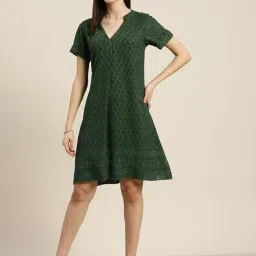 Qurvii Green Embroidered A Line Dress-picture-10