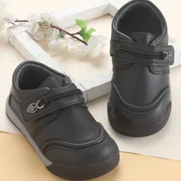 Cute Walk by Babyhug Velcro Closure Solid Coloured Shoes - Black-picture-15