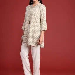 anouk AnoukFloral Printed Kurta with Trousers image 2
