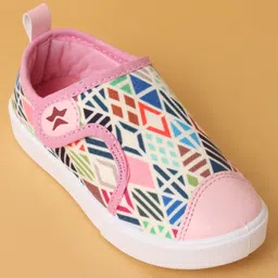 Cute Walk by Babyhug Slip On Casual Shoes with Velcro Closure Geometric Pattern - Pink image 3