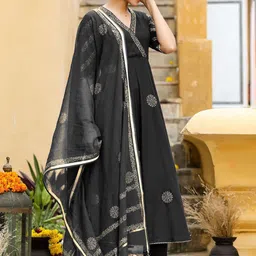 GoSriKi Women Ethnic Motifs Printed Empire Kurta with Trousers & Dupatta image 3