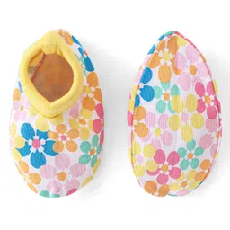 Babyhug 100% Cotton Knit Mittens & Booties Set Floral Print - Yellow image 5