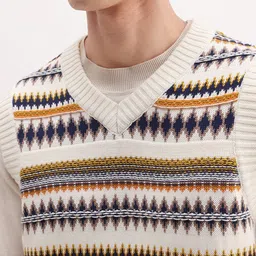 RARE RABBIT Men Printed Sweater Vest image 4