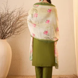 royal export Women Viscose Rayon Kurta Pant Dupatta Set image 3