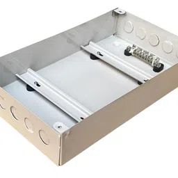 generic Single Door MCB TPN Box 4 Way Three Phase Neutral SPN MCB Distribution Box, Powder Coated, Smart. image 4