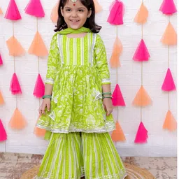 aatya kiids AATYA by Shruti Agarwal Cotton Three Fourth Sleeves Floral Printed & Lace Embellished Kurta Sharara With Dupatta Set - Green-picture-17