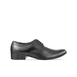 Mochi Men Black Textured Leather Derbys image 4