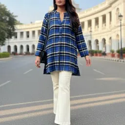 TrueBrowns Blue Checked Round V-Neck Woollen Top-picture-11