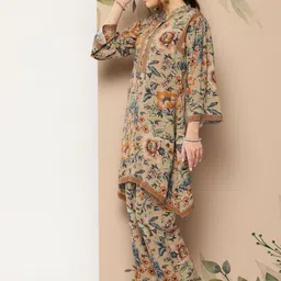 Nayam By Lakshita Floral Printed Regular Kurti with Trousers image 5